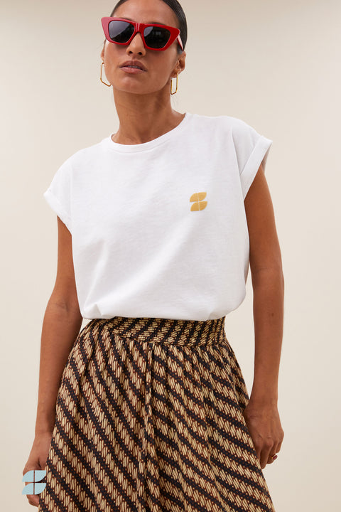 By Bar - Tobi flame logo top - 003 Bright white