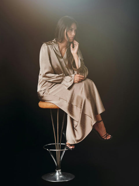 Neo noir - 166578 Amara heavy sateen - 811 Dark taupe